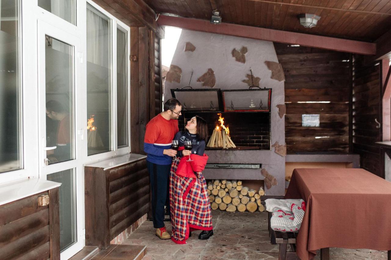 Veselyj Zajets Hotel Pirnove Екстериор снимка
