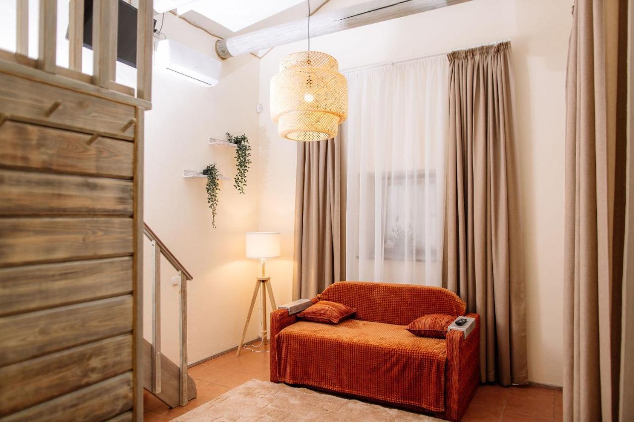 Veselyj Zajets Hotel Pirnove Екстериор снимка