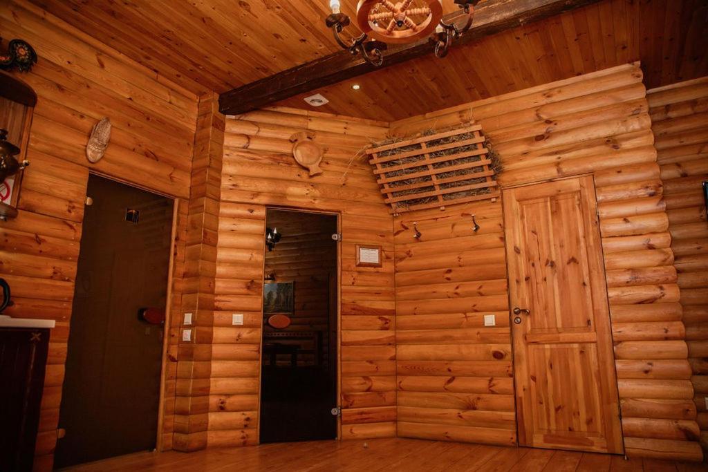 Veselyj Zajets Hotel Pirnove Екстериор снимка